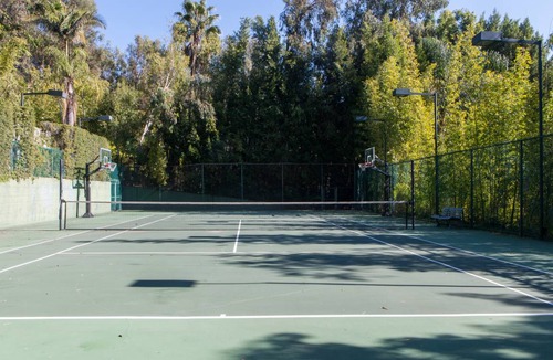 Hollywood Hills West Apartment | Apartment ∙ 4 bedrooms ∙ 8 guests