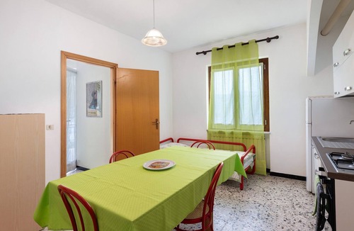 Diano Castello Apartment | Apartment '601' with Private Terrace and Shared Garden