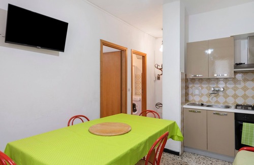 Diano Castello Apartment | Apartment '605' with Shared Garden