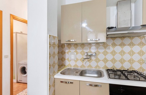 Diano Castello Apartment | Apartment '605' with Shared Garden