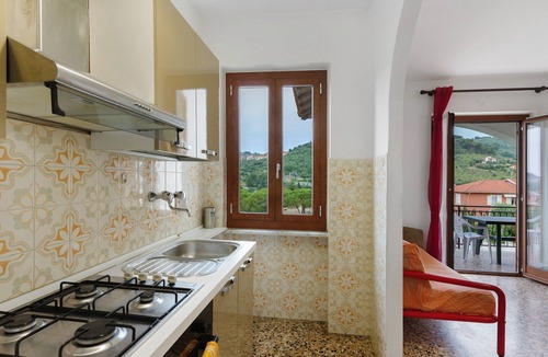 Diano Castello Apartment | Apartment '607' with Private Terrace and Shared Garden