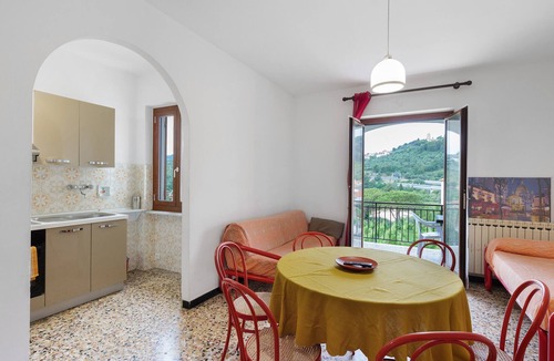 Diano Castello Apartment | Apartment '607' with Private Terrace and Shared Garden