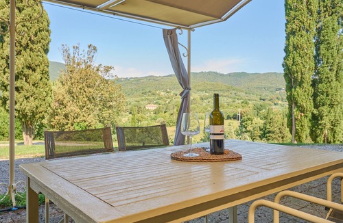 Suvereto Apartment | Apartment 'Agriturismo Il Ghiaccio - Quercia' with Shared Pool, Wi-Fi and Air Conditioning