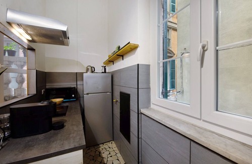 Genoa Historical Centre Apartment | Apartment 'Al Porto Antico' with Wi-Fi and Air Conditioning