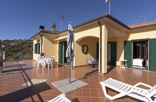 Costarainera Apartment | Apartment Aurora by Interhome