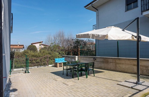 Arona Apartment | Apartment 'Bambù' with Private Garden, Balcony and Wi-Fi