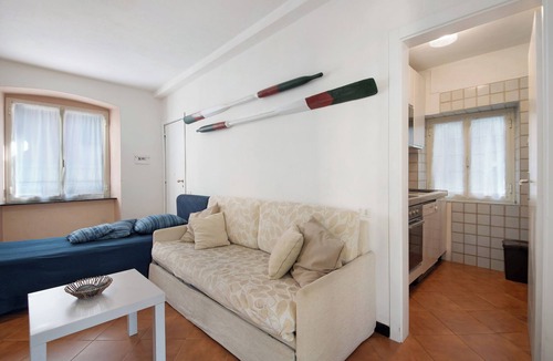 Levanto Apartment | Apartment 'Beach Paradise - Cicerone' with Wi-Fi and Air Conditioning