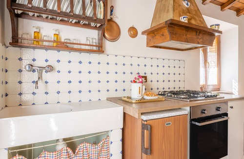 Gallicano Other | Apartment 'Bibi' with Mountain View, Shared Pool and Wi-Fi