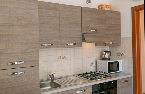 Suvereto Apartment | Apartment Bilocale Canino with Terrace, Shared Pool & Wi-Fi