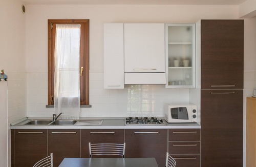Suvereto Apartment | Apartment 'Bilocale Correggiolo' with Terrace, Shared Pool & Wi-Fi