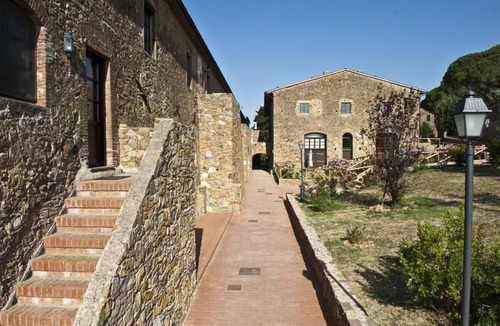 Casalappi Apartment | Apartment Comfort 1st Floor in Campiglia Marittima
