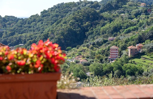 Voltri Apartment | Apartment 'Cà Teodoi' with Sea View, Wi-Fi and Air Conditioning