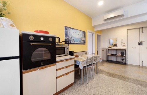 Savona Apartment | Apartment 'Caruggio Al Mare' with Balcony, Wi-Fi and Air Conditioning