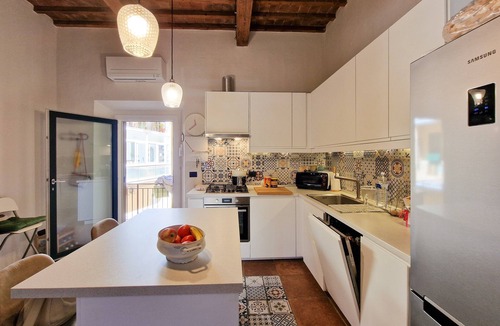 Portoferraio Old Town Apartment | Apartment 'Casa Caterina' with Wi-Fi and Air Conditioning