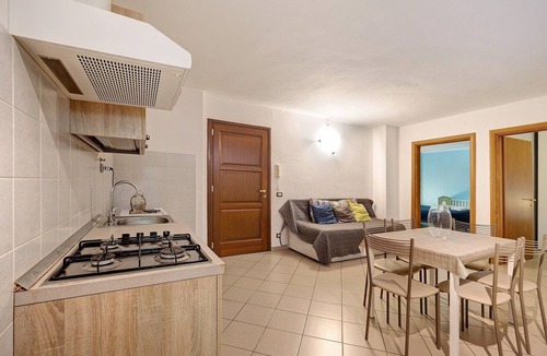 Gorra Apartment | Apartment 'Casa Chicken - Mare, Monti E Bikers' with Mountain View, Shared Pool and Wi-Fi