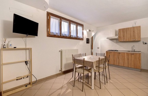 Gorra Apartment | Apartment 'Casa Chicken - Mare, Monti E Bikers' with Mountain View, Shared Pool and Wi-Fi