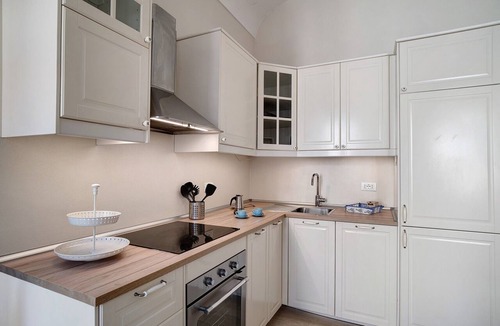 Bordighera Apartment | Apartment 'Casa Elena' with Wi-Fi and Air Conditioning