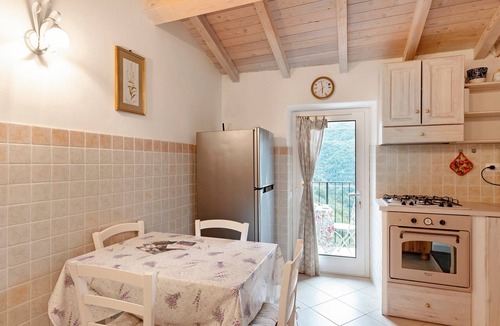 Apricale Apartment | Apartment 'Casa Reanna' with Mountain View, Balcony and Wi-Fi