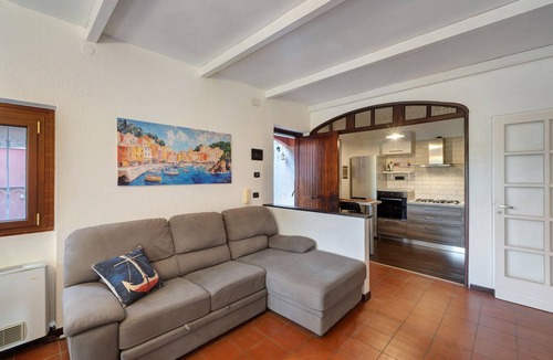 Arenzano Apartment | Apartment 'Casa Sole e Mare' with Shared Pool and Private Garden