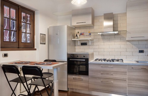 Arenzano Apartment | Apartment 'Casa Sole e Mare' with Shared Pool and Private Garden