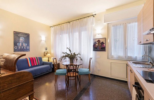 Pre Apartment | Apartment 'Casa Sole' Opposite the Aquarium of Genoa