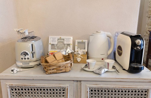 Orco Feglino Apartment | Apartment "Casa Virginia - Corbezzolo" with Shared Pool & Wi-Fi