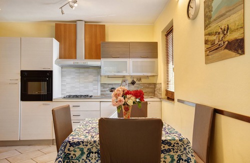 Chatillon Apartment | Apartment 'Chateau Chatillon' with Mountain View, Private Terrace and Wi-Fi