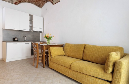 Toirano Apartment | Apartment 'Ciliegio Agriturismo La Ferla' with Private Terrace and Air Conditioning