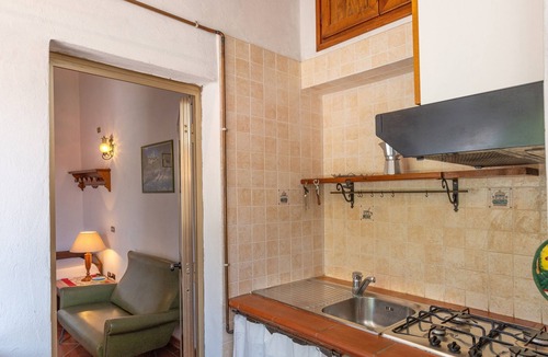 Riparbella Apartment | Apartment 'Ciliegio' with Sea View, Private Terrace and Wi-Fi