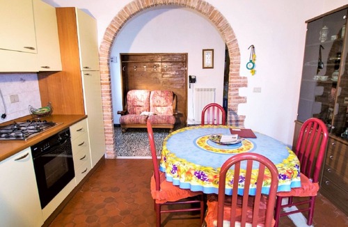 Massa Marittima Apartment | Apartment for 5 With Pool