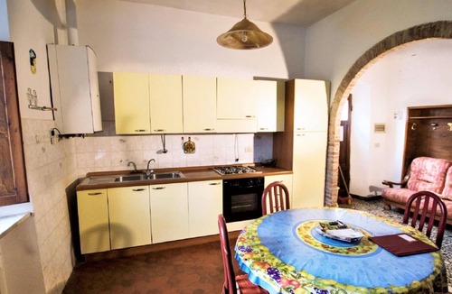 Massa Marittima Apartment | Apartment for 5 With Pool