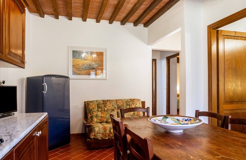 Magliano in Toscana Apartment | Apartment 'Formica' with Shared Pool, Wi-Fi and Air Conditioning