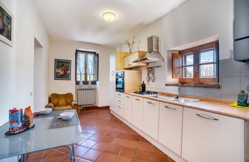 Umbertide House | Apartment 'Girasole ad Antico Casale '700' with Shared Pool & Wi-Fi