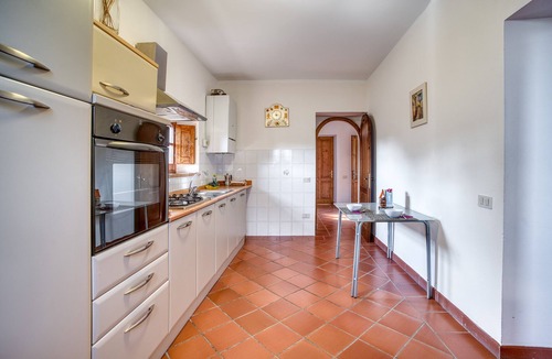 Umbertide House | Apartment 'Girasole ad Antico Casale '700' with Shared Pool & Wi-Fi