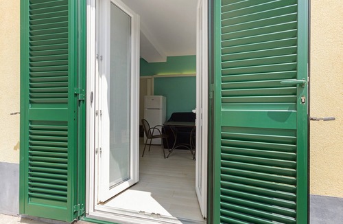 Sestri Levante Apartment | Apartment 'Green House' with Private Terrace, Wi-Fi and Air Conditioning