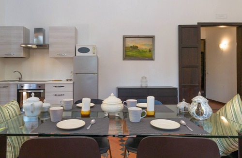 Venturina Apartment | Apartment 'I Tigli - Pervinca' with Shared Pool, Wi-Fi and Air Conditioning