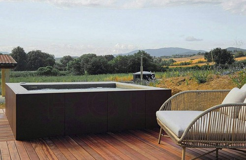 Montescudaio Apartment | Apartment in a Historic farmhouse with heated pool