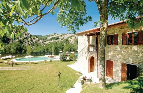 Apecchio House | Apartment in Marche near Urbino and Pool