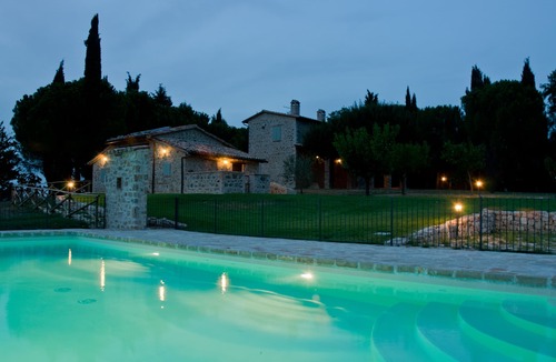 Gualdo Cattaneo Apartment | Apartment in villa with stunning scenery and swimming pool