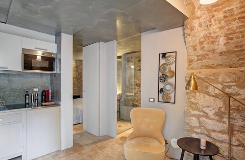 Imperia Apartment | Apartment 'La Cantina' with Sea View, Shared Garden and Wi-Fi