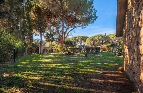 Ansedonia Apartment | Apartment 'La Capannuccia B' with Shared Garden, Wi-Fi and Air Conditioning