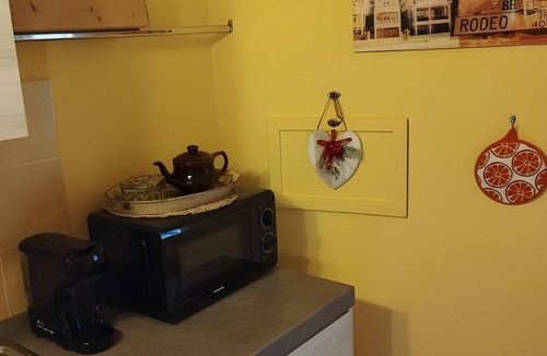Sutri Apartment | Apartment 'La Casa Di Patty Sutri' with Wi-Fi and Air Conditioning