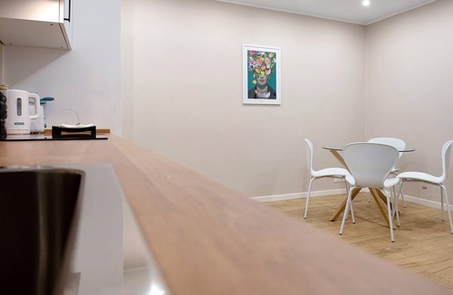 Foce Apartment | Apartment 'La Casetta Di Leo' with Balcony, Wi-Fi and Air Conditioning