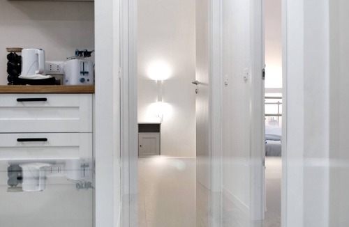 Foce Apartment | Apartment 'La Casetta Di Leo' with Balcony, Wi-Fi and Air Conditioning