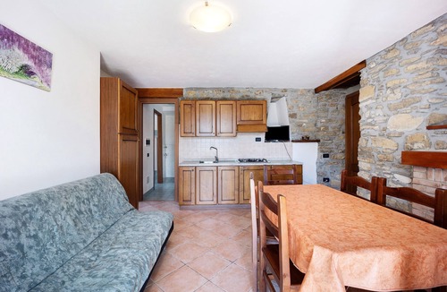 Rossi Apartment | Apartment 'La Cicala 5' with Shared Pool, Private Terrace and Shared Garden