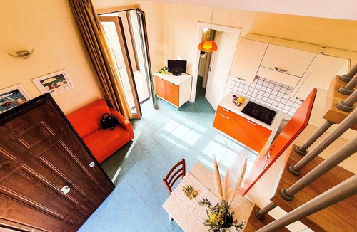 Cavo Apartment | Apartment 'La Pergola Al Cavo 9' with Pool, Shared Terrace, and Air Conditioning
