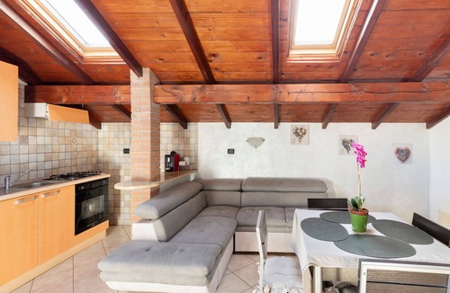 Cipressa Apartment | Apartment 'La Quiete Nel Bosco' with Sea View, Private Garden and Wi-Fi