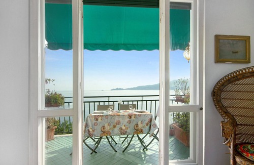 Zoagli Apartment | Apartment 'La Solatia' with Sea View, Balcony and Air Conditioning