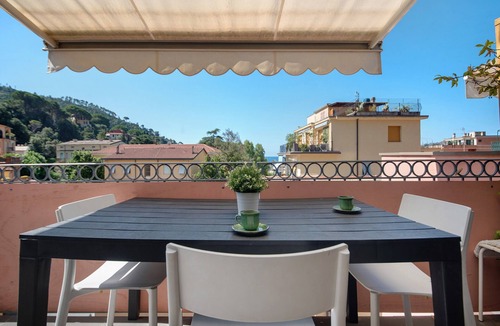 Bonassola Apartment | Apartment 'La Terrazza Di Via Daneri 2' with Sea View, Terrace and Air Conditioning