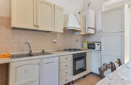 Bagnaia Apartment | Apartment 'Laura' with Sea View, Private Terrace and Air Conditioning